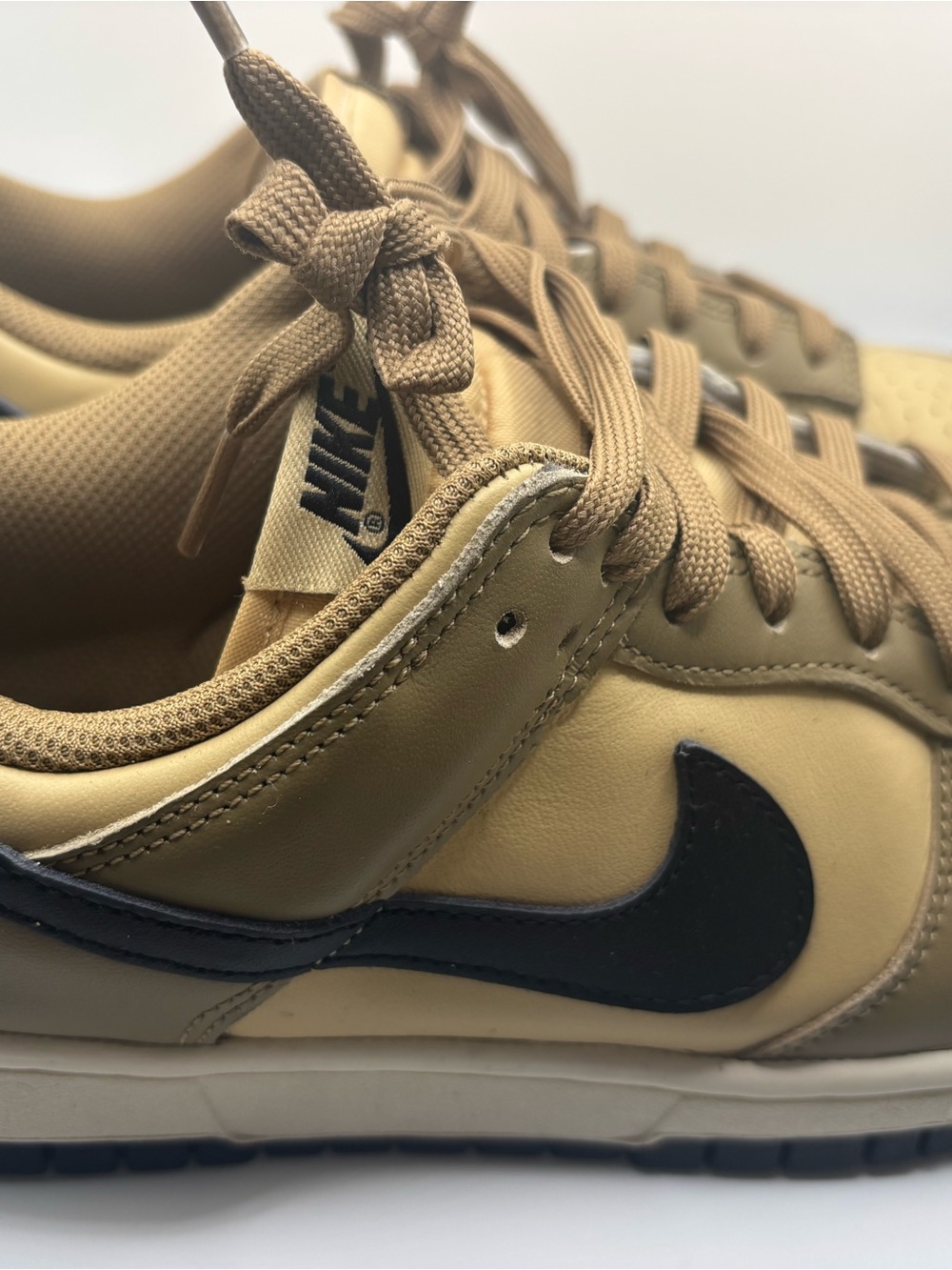 Nike Men’s Low-Top Sneakers in Tan and Black